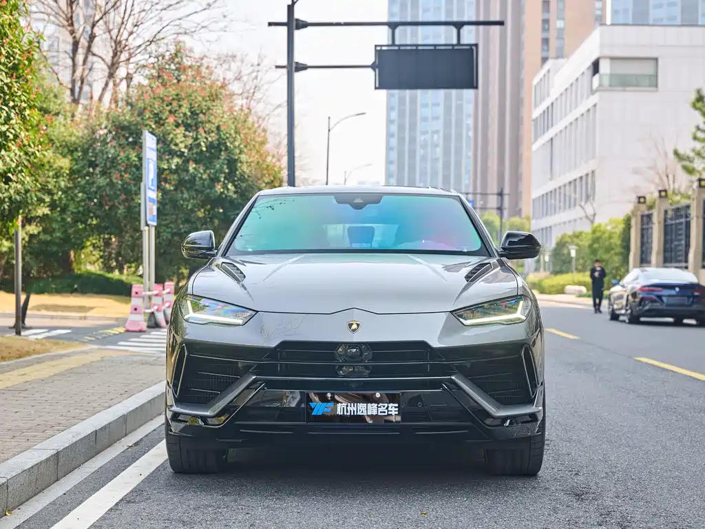 Lamborghini Urus 2024