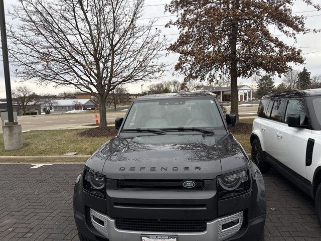 Land Rover Defender 2025