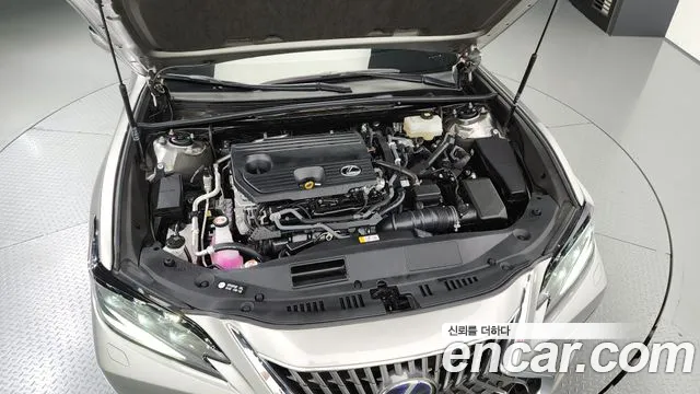 Lexus ES 2022