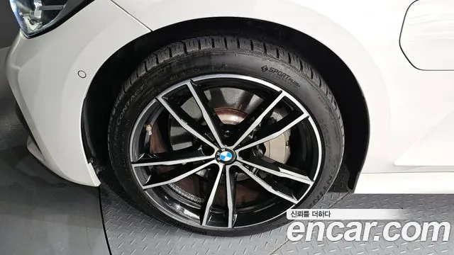 BMW 3 серии 2021