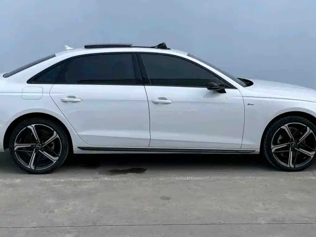 Audi A4 2023