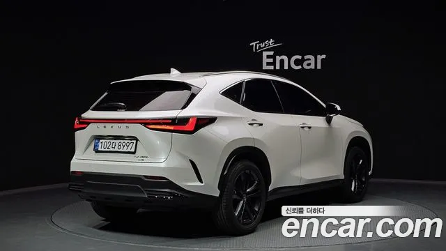 Lexus NX 2024