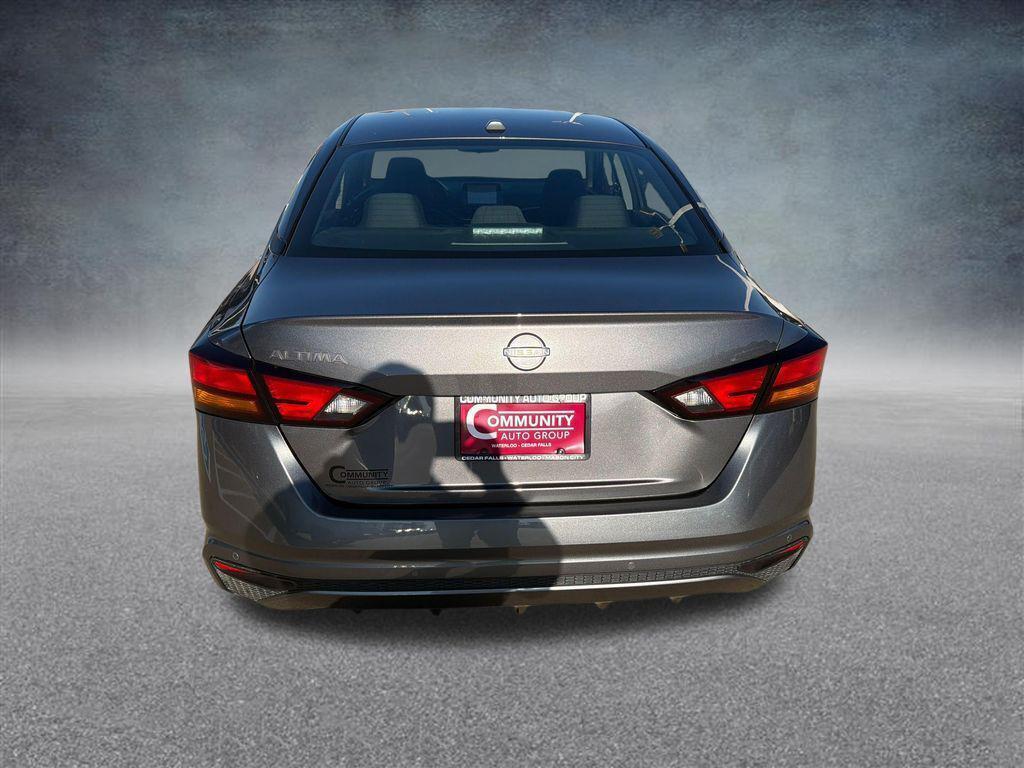 Nissan Altima 2025