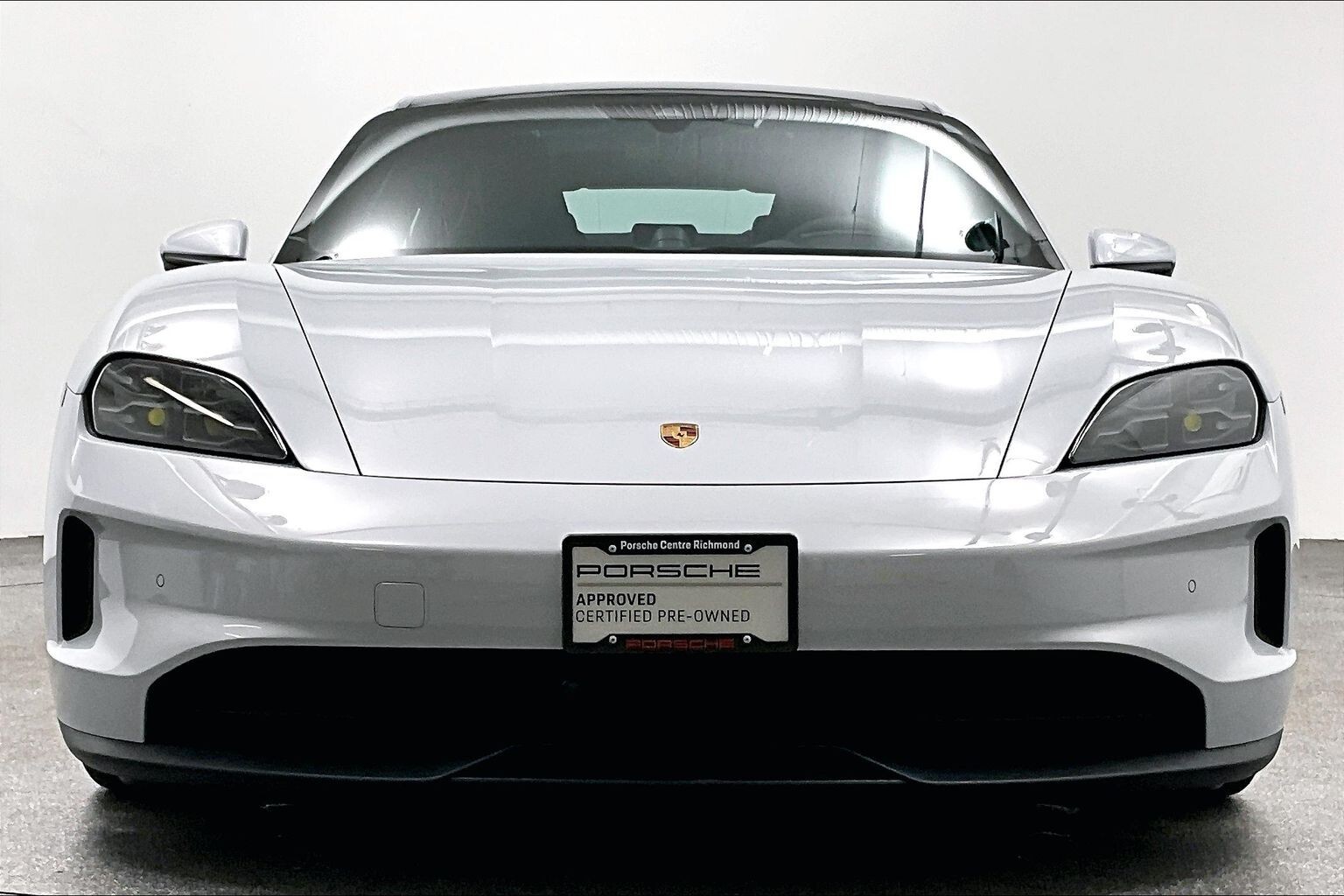 Porsche Taycan 2025