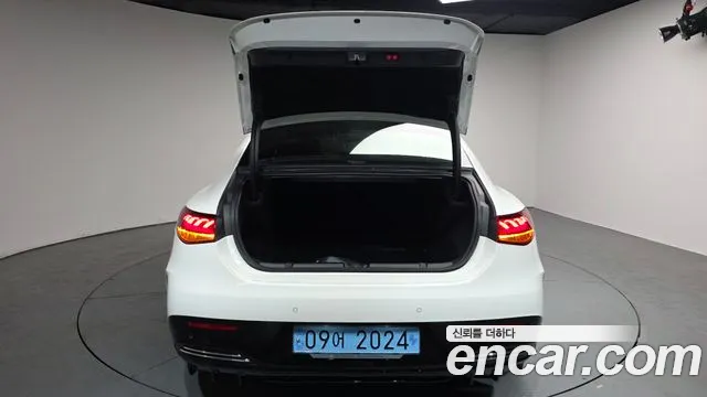 Mercedes-Benz EQE 2023