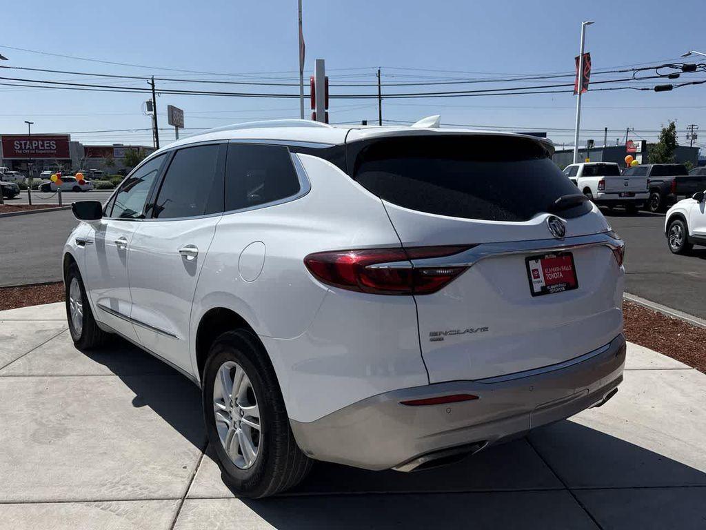 Buick Enclave 2021