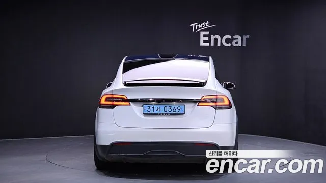 Tesla Model X 2023