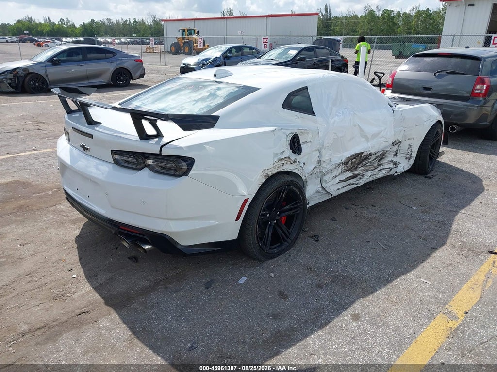 Chevrolet Camaro 2021