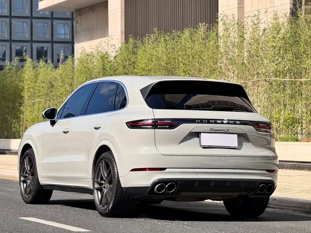 Porsche Cayenne 2022