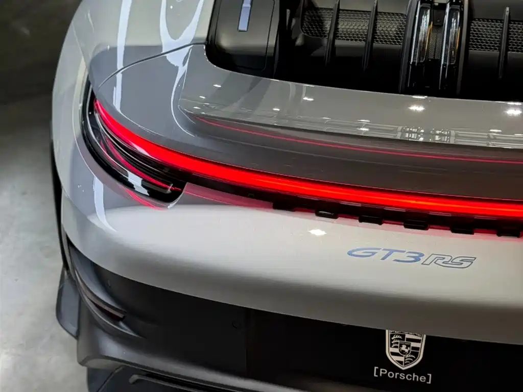 Porsche 911 2025