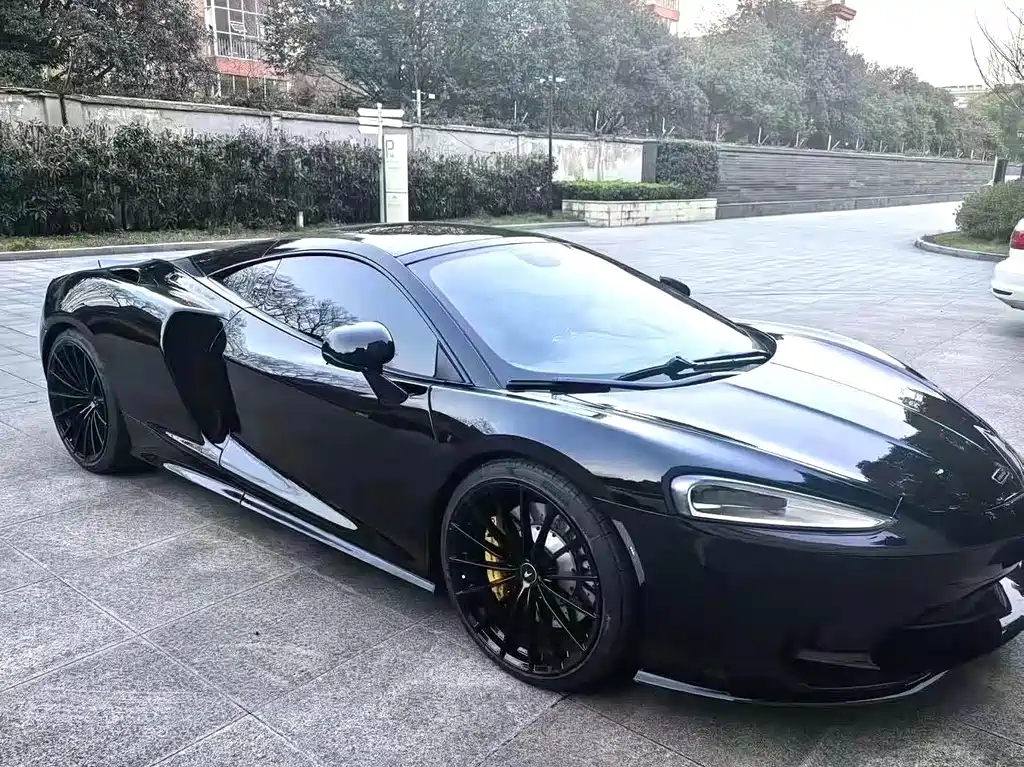 McLaren GT 2021