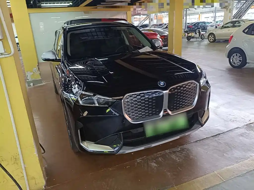 BMW iX1 2024