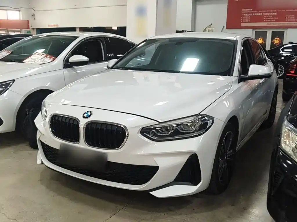BMW 1 серии 2022