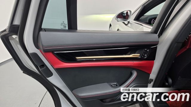Porsche Panamera 2025