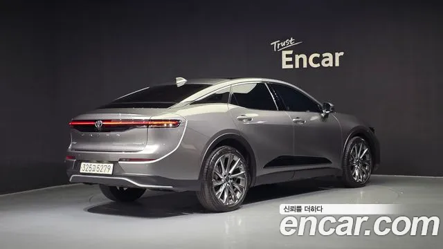 Toyota Crown 2023