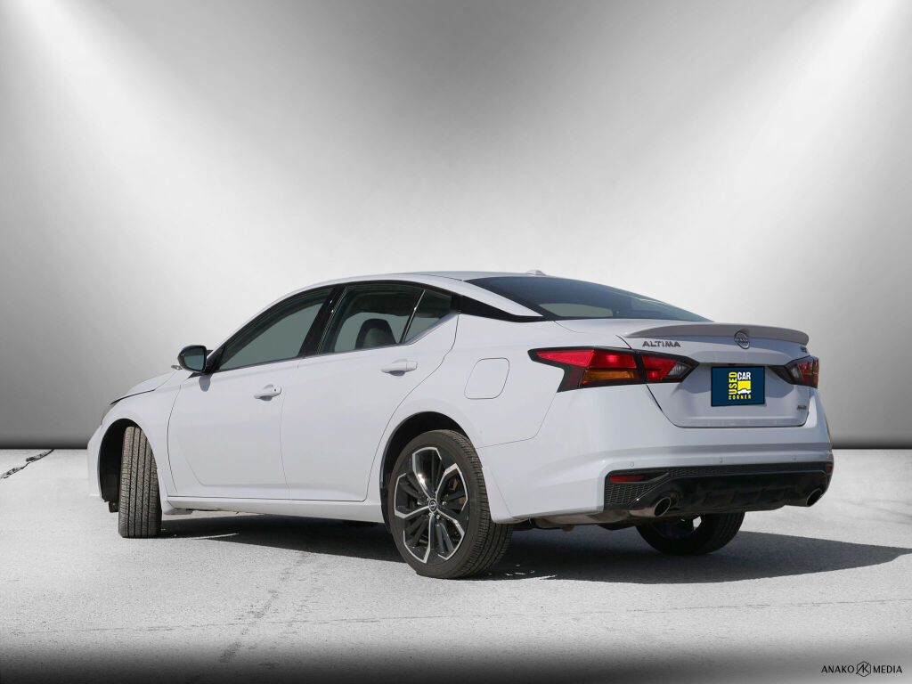 Nissan Altima 2024