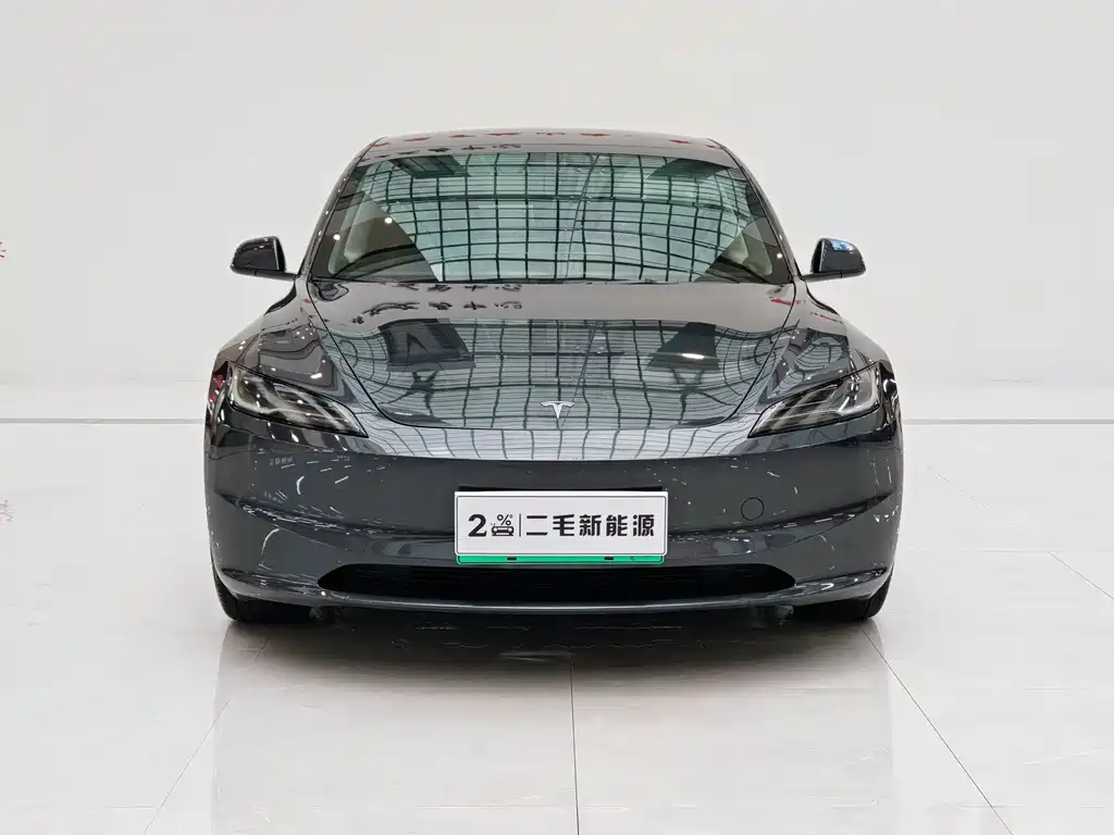 Tesla Model 3 2024