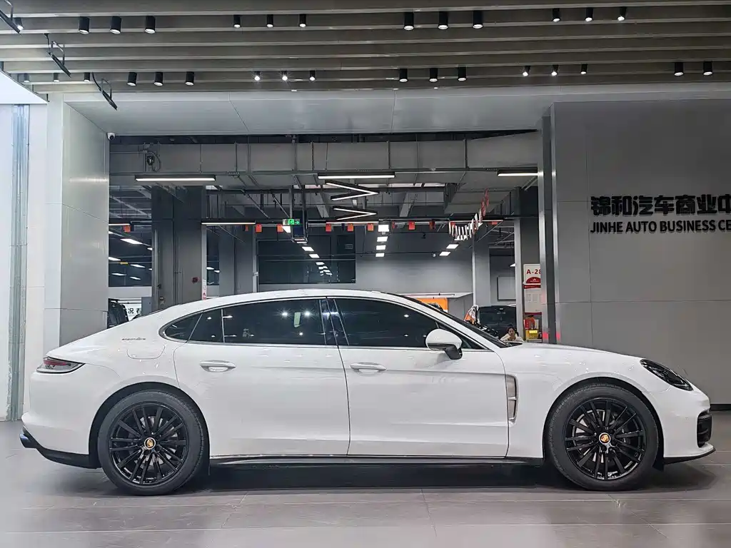Porsche Panamera 2022