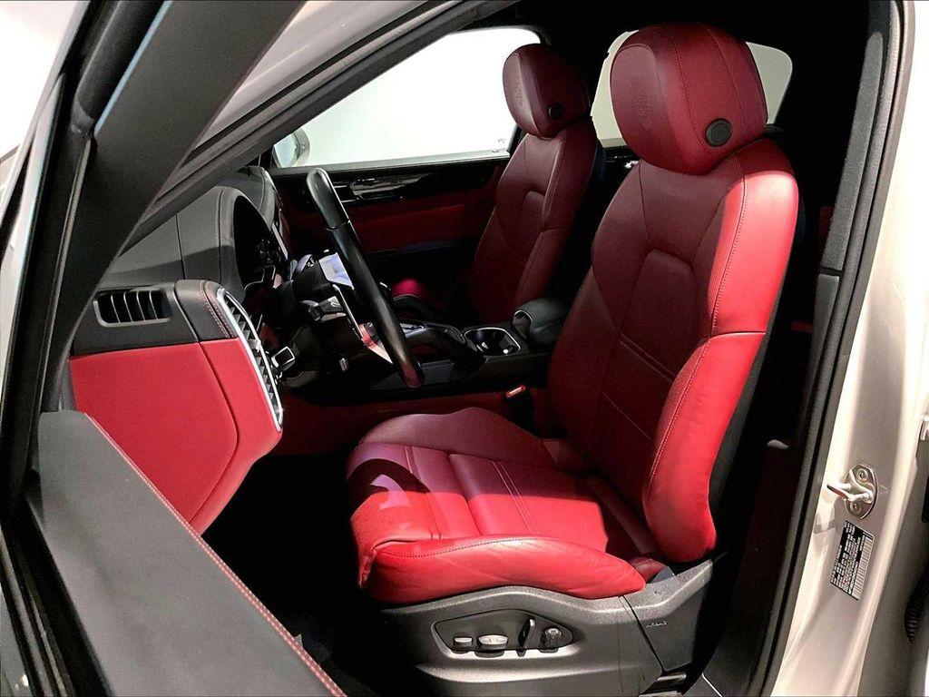 Porsche Cayenne 2022
