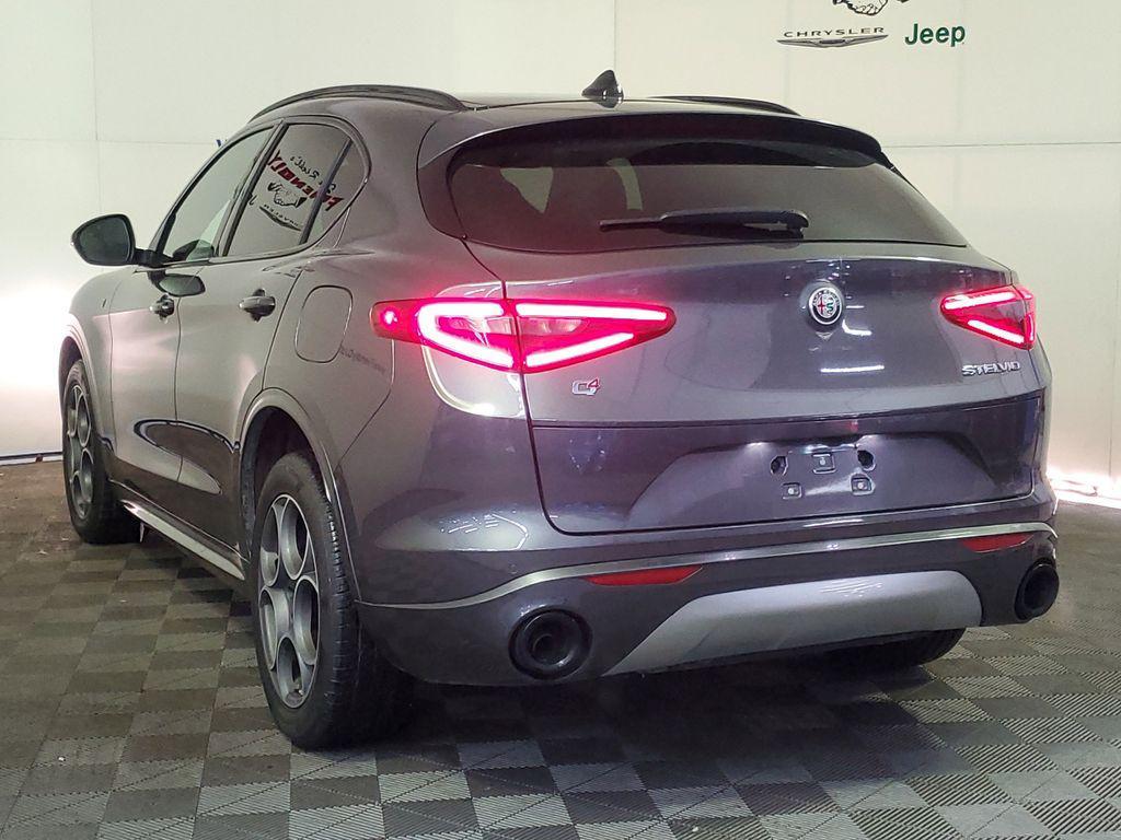 Alfa Romeo Stelvio 2023