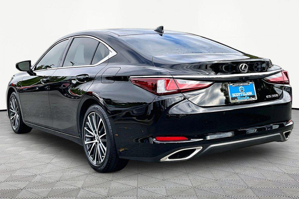 Lexus ES 2025