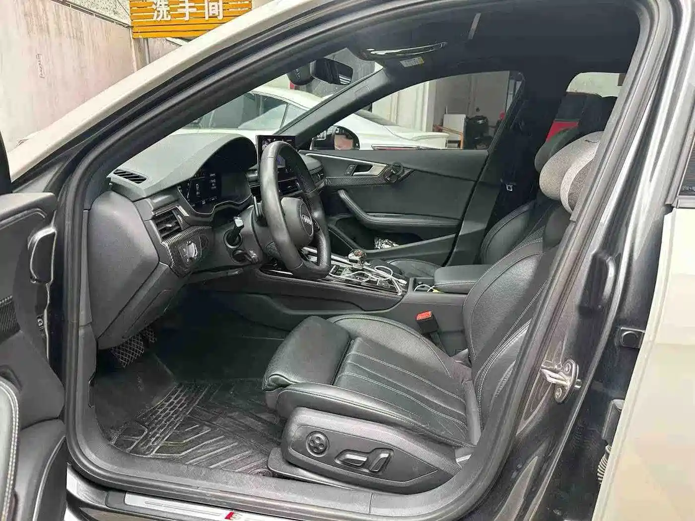 Audi A4 2023