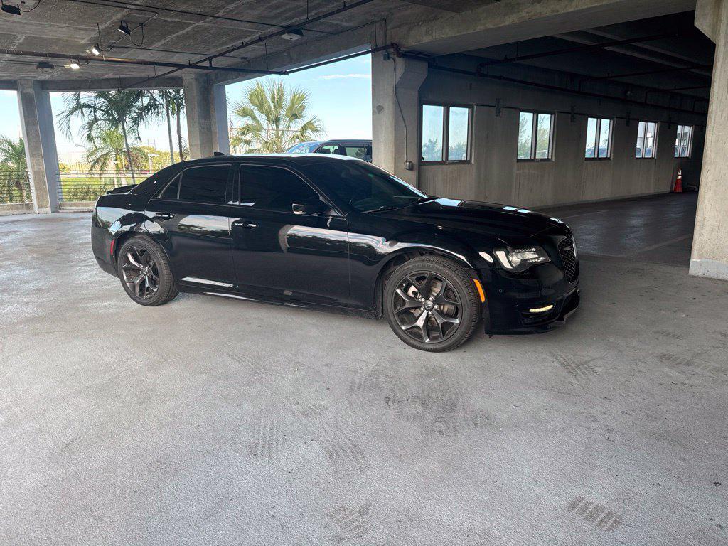 Chrysler 300 2022