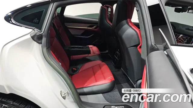 Porsche Taycan 2023