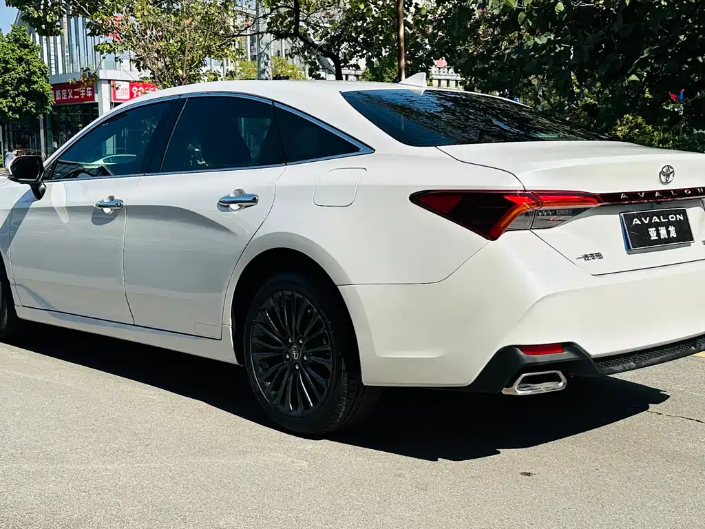 Toyota Avalon 2022