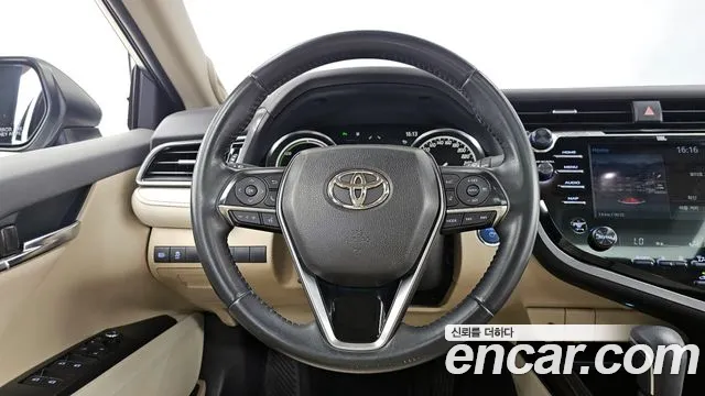 Toyota Camry 2021