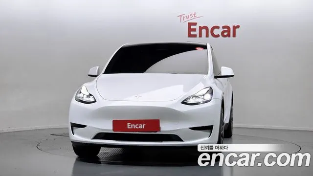 Tesla Model Y 2024