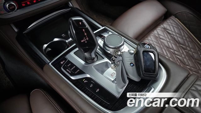 BMW 7 серии 2021