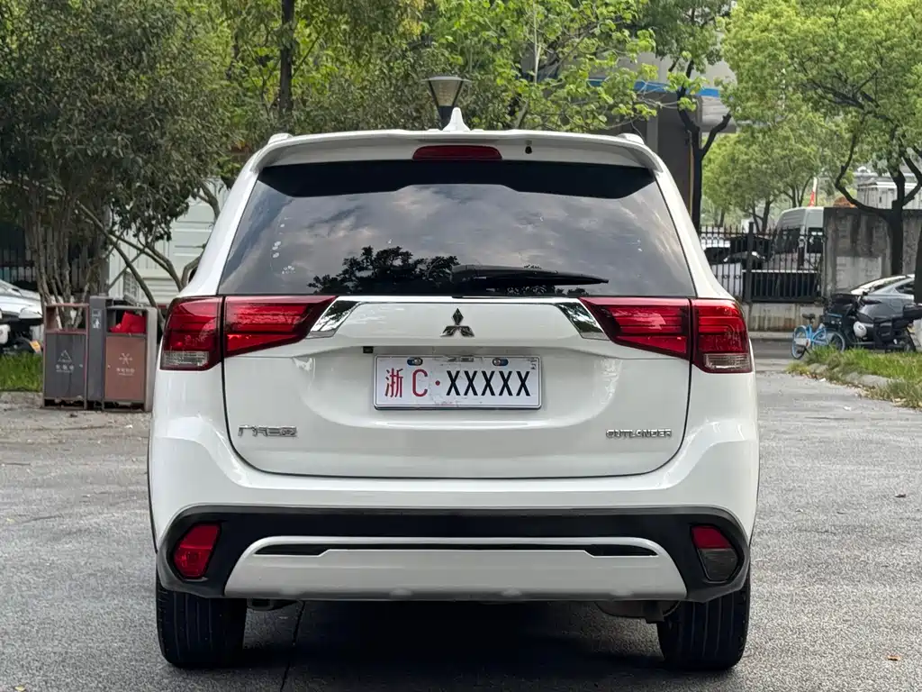 Mitsubishi Outlander 2021