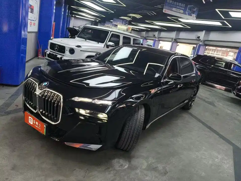 BMW i7 2024