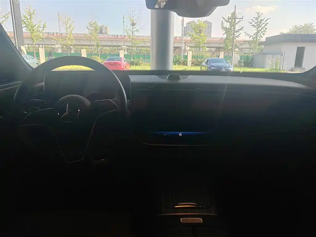 Mercedes-Benz E-Класс 2025