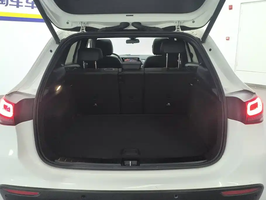 Mercedes-Benz GLA 2021
