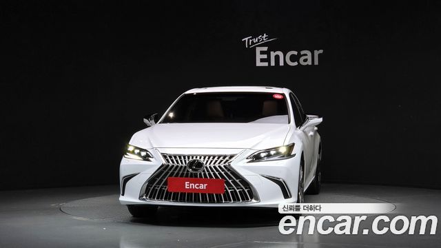 Lexus ES 2026