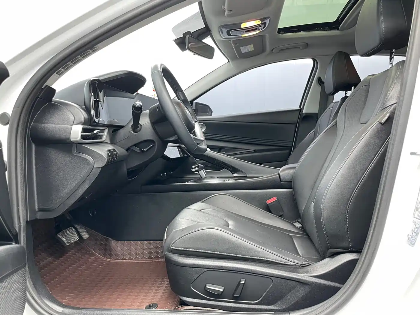 Hyundai Elantra 2023