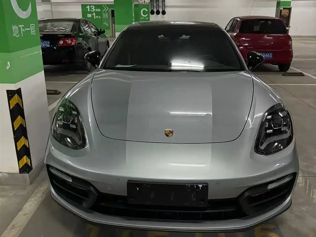 Porsche Panamera 2023