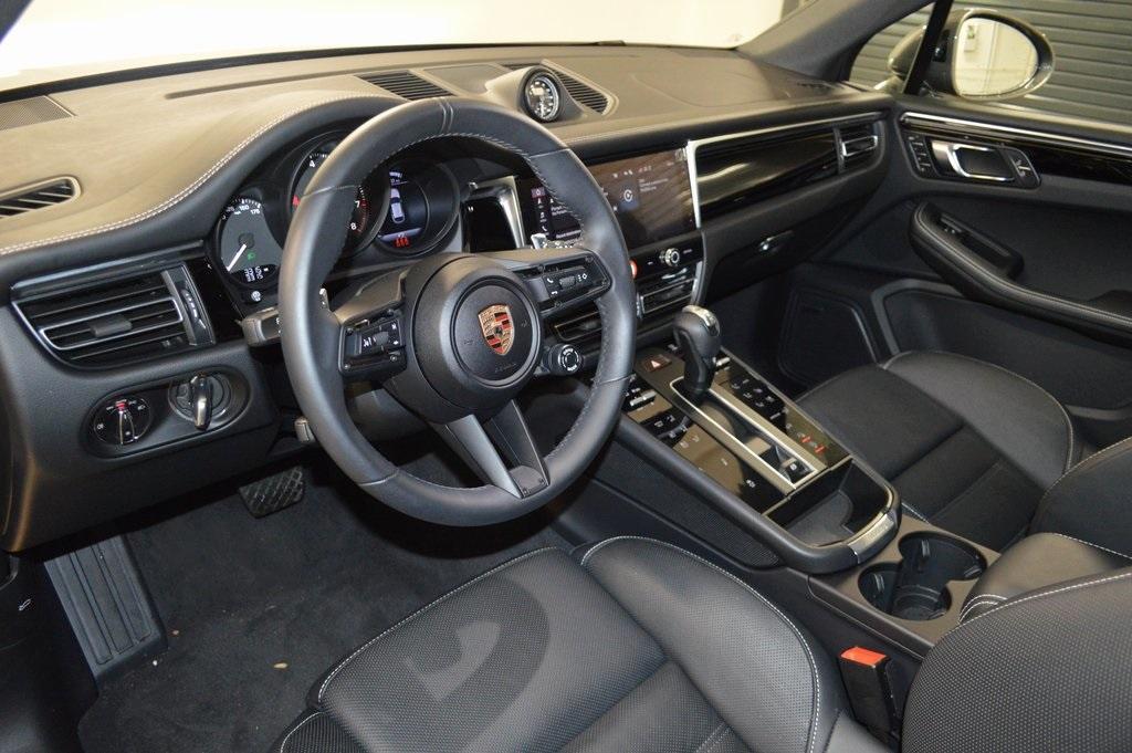 Porsche Macan 2025