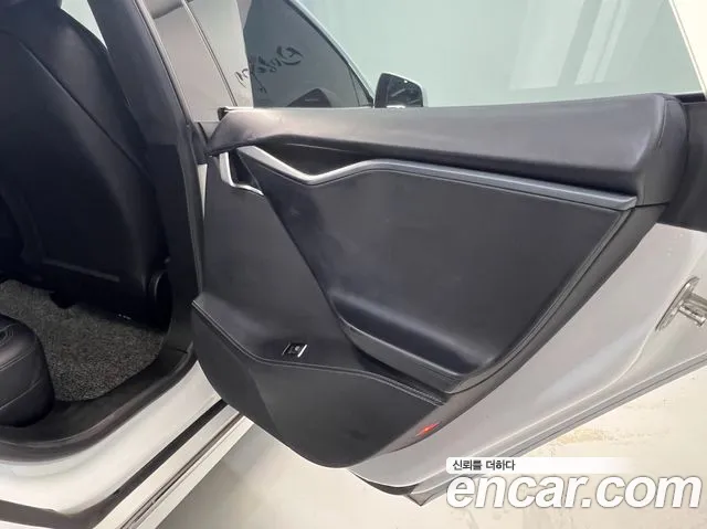 Tesla Model S 2020