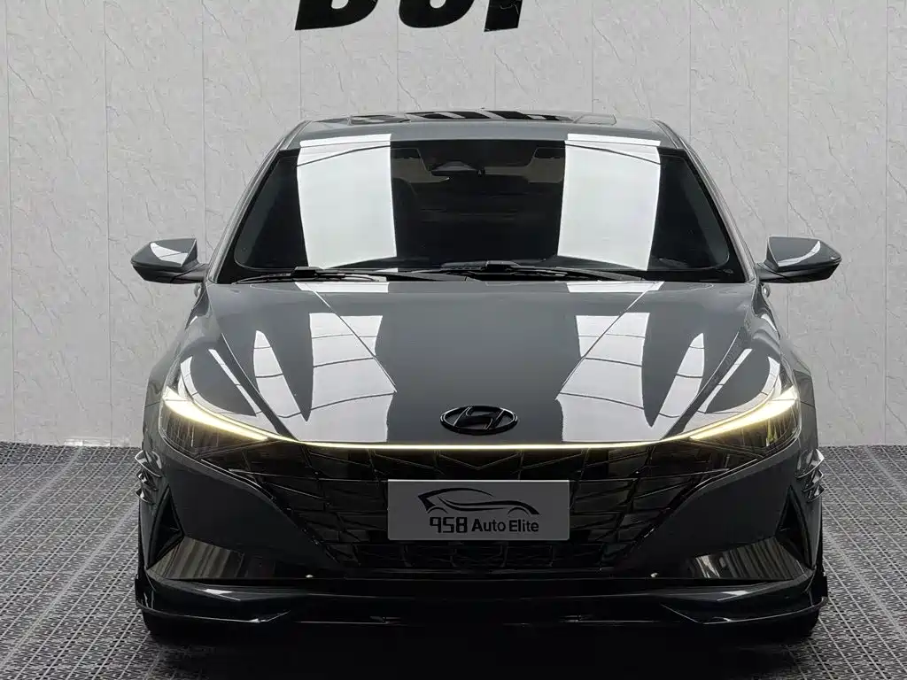Hyundai Elantra 2022