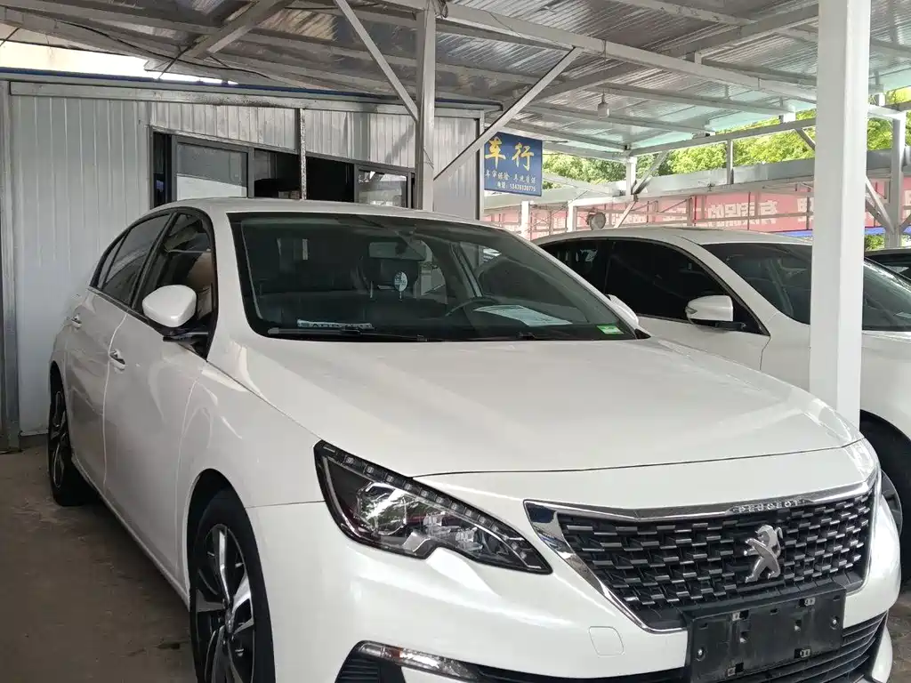 Peugeot 408 2021