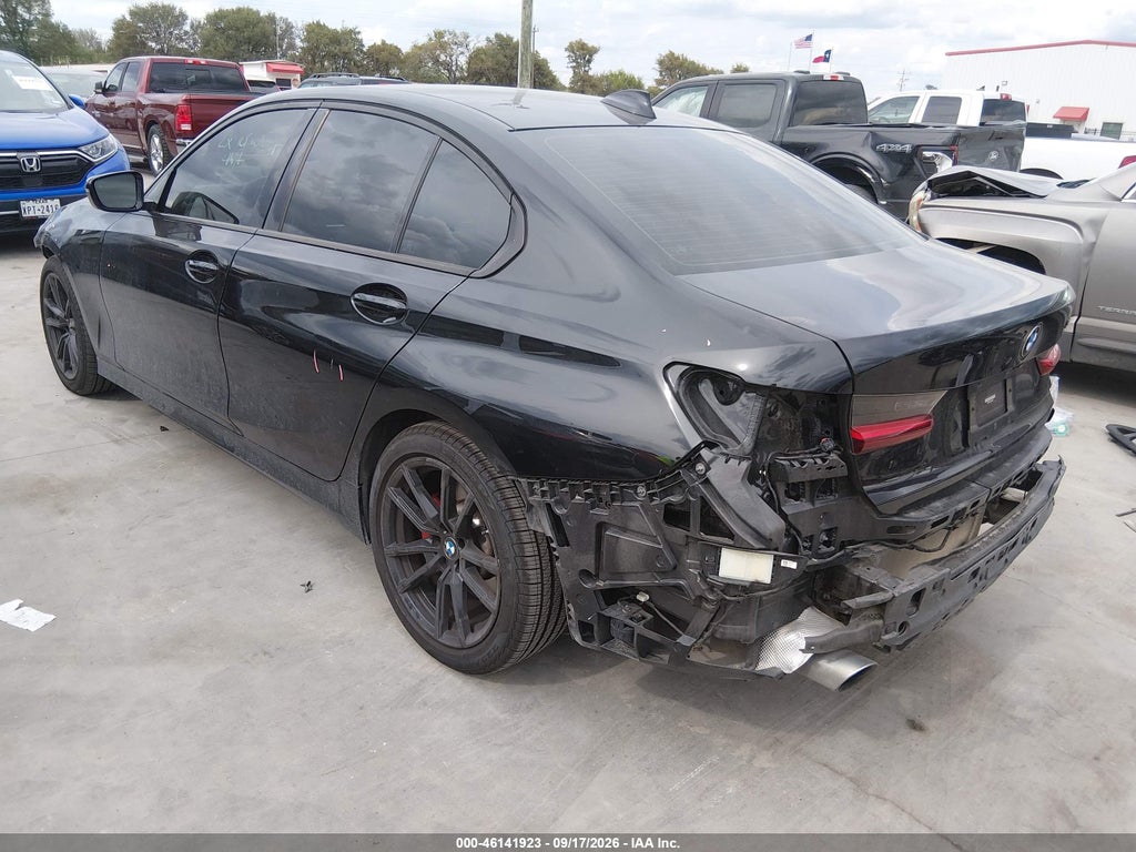 BMW 3 серии 2022