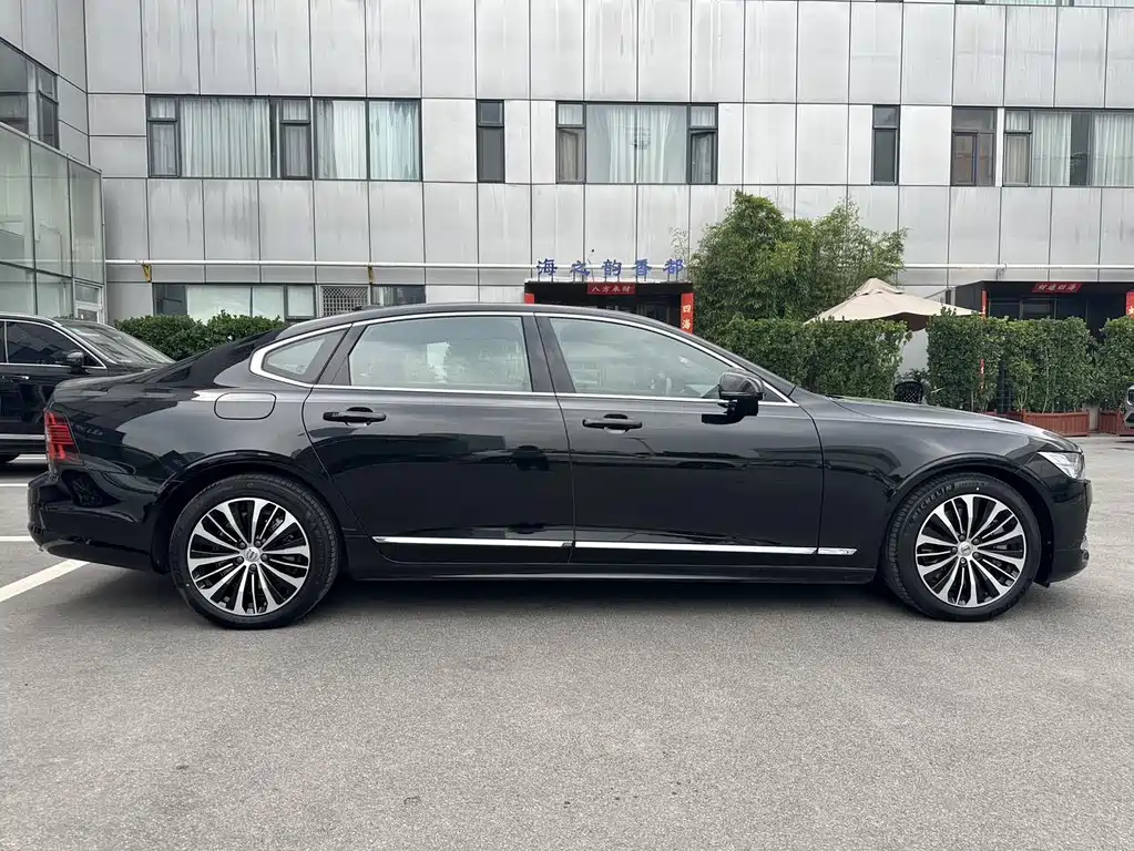 Volvo S90 2024