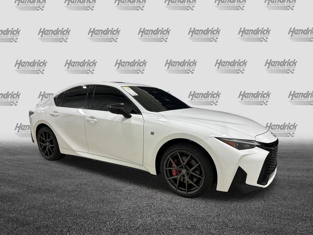 Lexus IS 2026