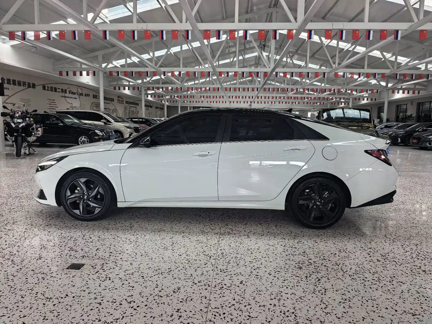 Hyundai Elantra 2023