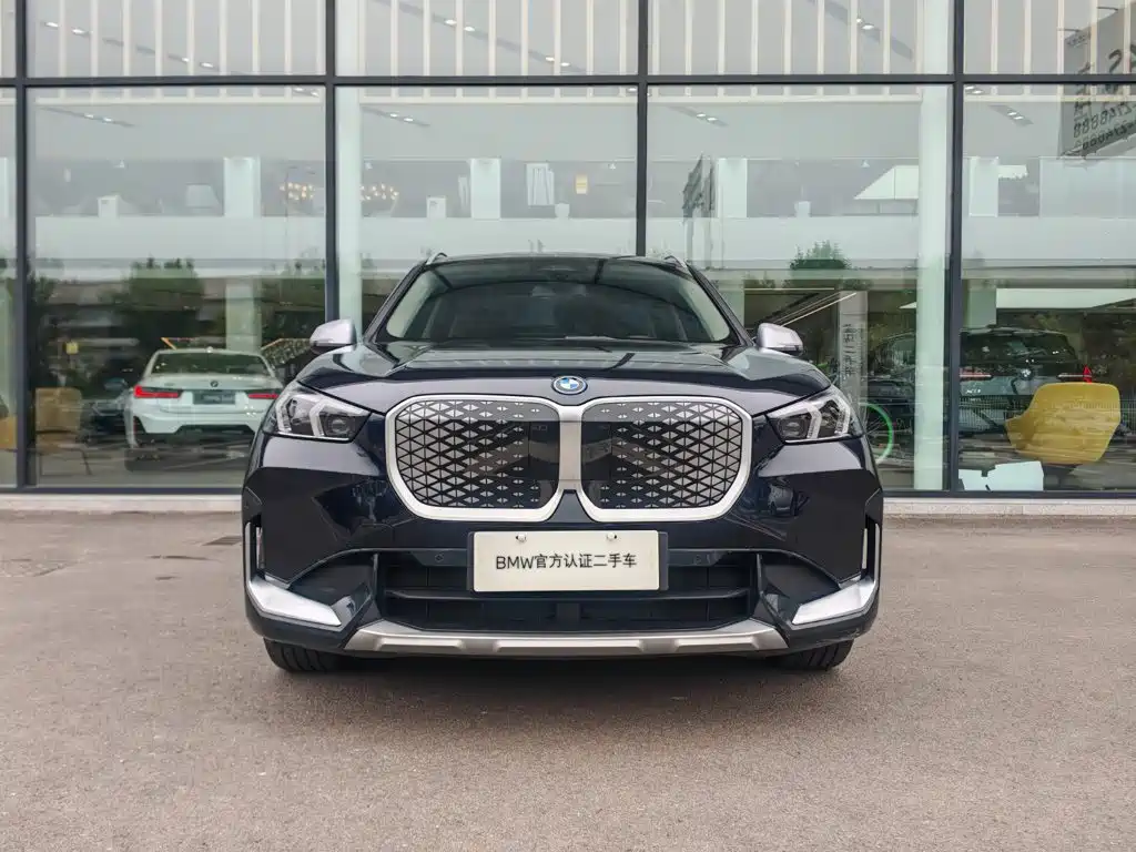 BMW iX1 2024