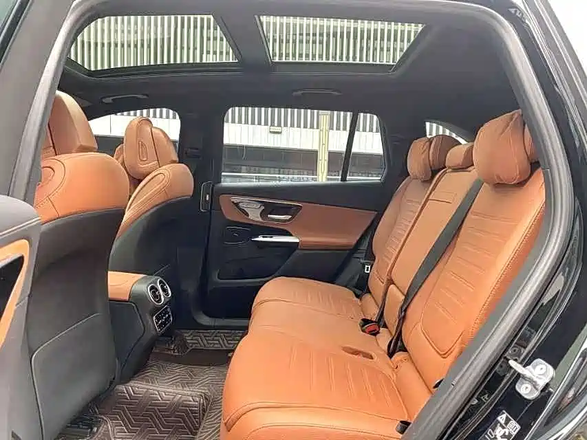 Mercedes-Benz GLC 2023