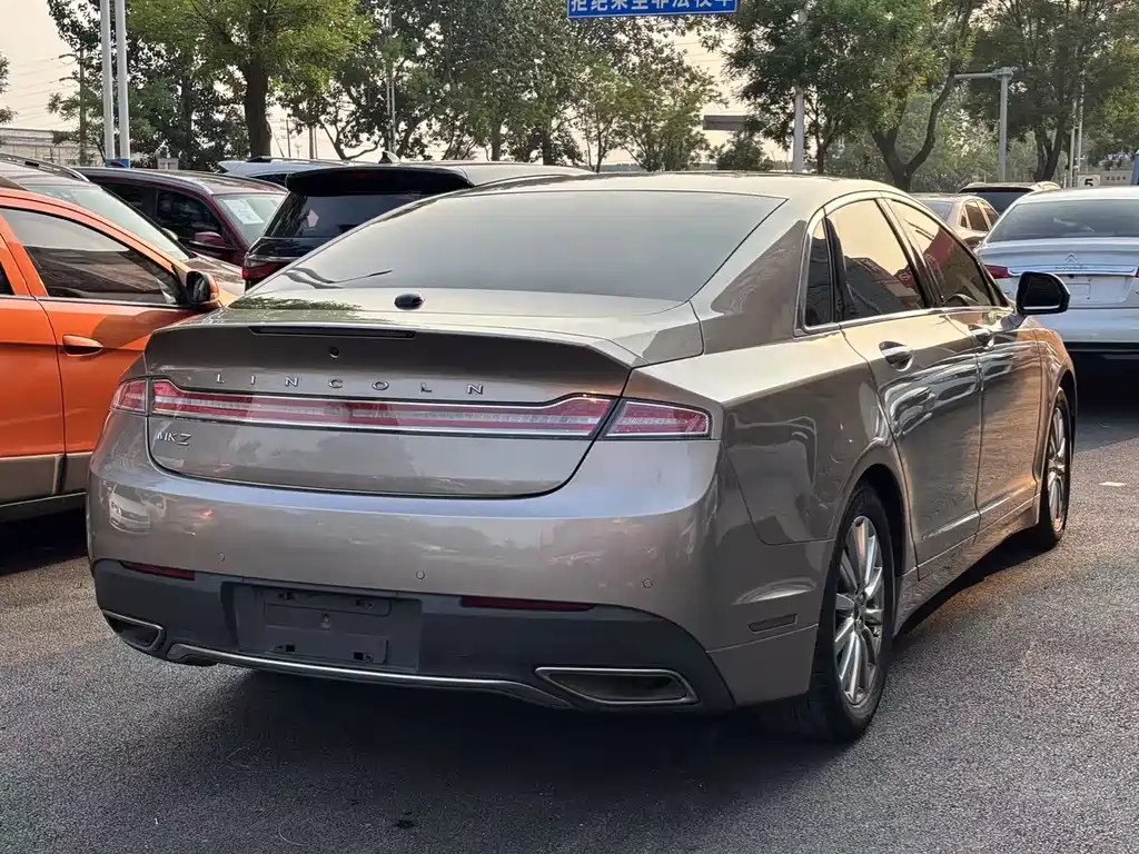 Lincoln MKZ 2020